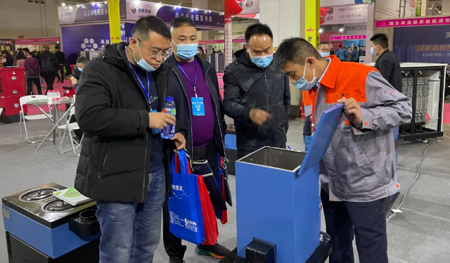 老萬全新清潔供暖產品亮相甘肅暖通展3