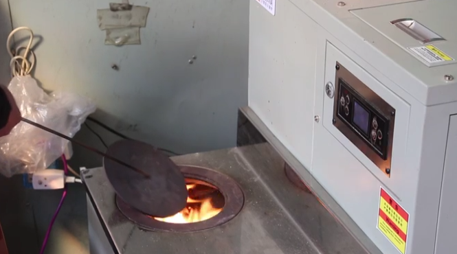 生物質取暖爐讓新農村過上環保暖冬2