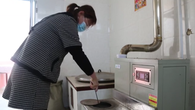 生物質取暖爐讓新農村過上環保暖冬3