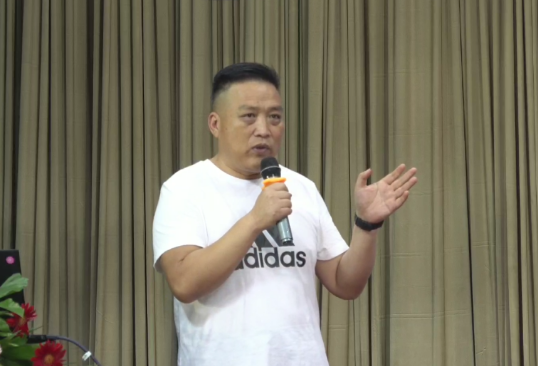 超萬公司董事長刁興勝致大會發言