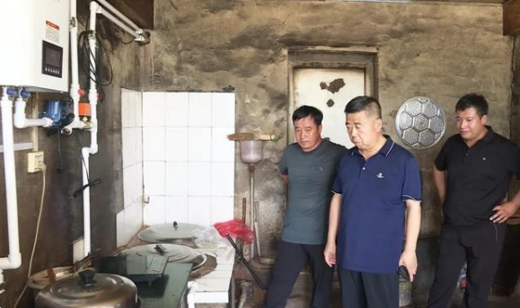 彰武縣縣委書記劉江義調研彰武農村清潔取暖工作