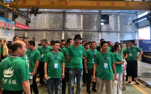 經銷商參觀超萬公司