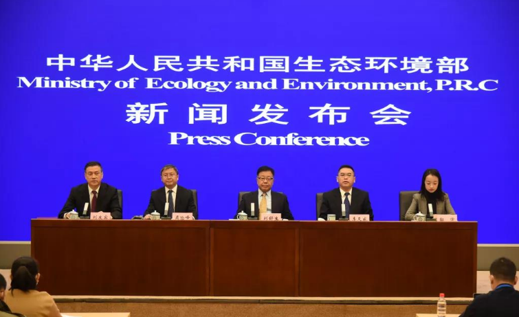 通過燒清潔煤、秸稈以及其他生物質(zhì)燃料取暖。