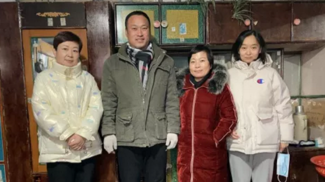 實地探訪了張同學的拍攝現(xiàn)場，并進行了入戶宣傳調(diào)研工作