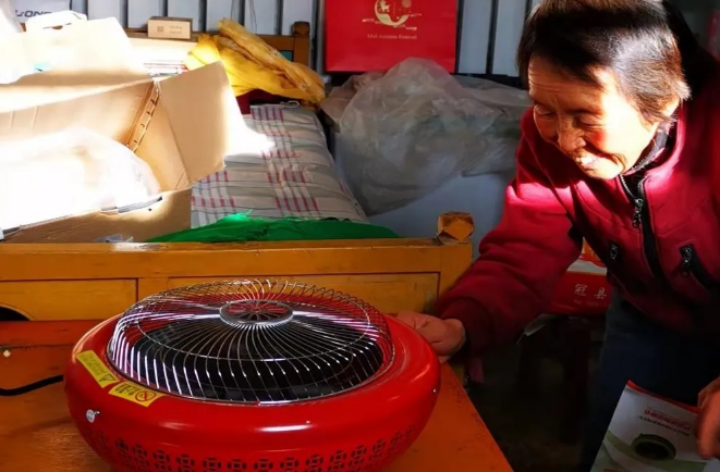 清潔爐具下鄉送溫暖活動走進山西武鄉