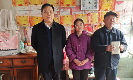 超萬(wàn)采暖：愛(ài)心資助貧困生 真情傳遞暖人心3