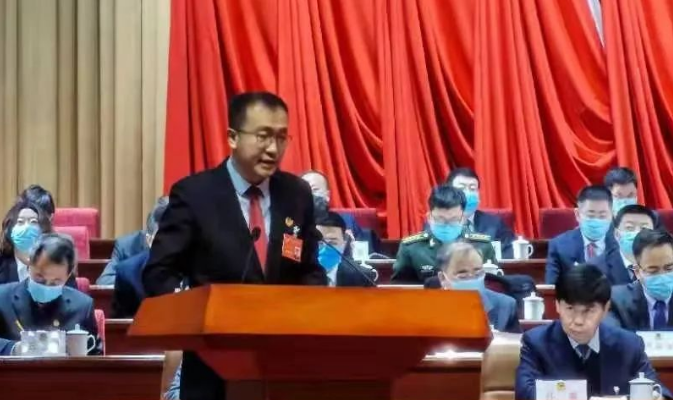 老萬集團董事長邢立力建議