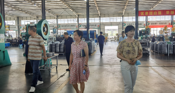 民用清潔爐具專委會組織企業考察三元光電1