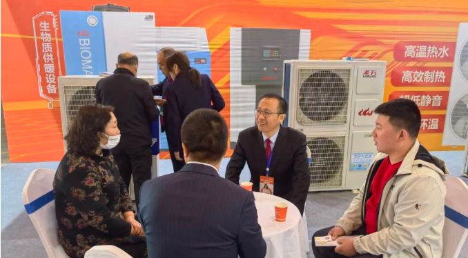 老萬集團：巨龍及新瑞系列一級能效空氣源熱泵亮相山西暖通供熱展4