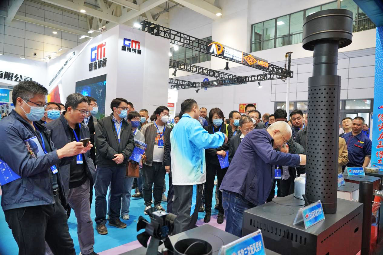 三次配風的燃木熱對流壁爐暖博會掀起“超萬之火”3