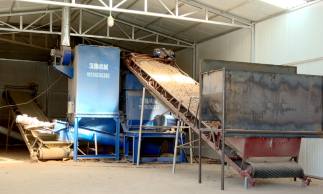 甘肅敦煌月牙泉鎮:生物質燃料鍋爐取暖清潔又貼心3