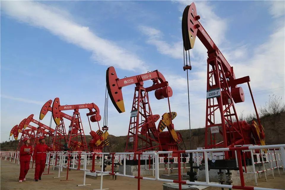 老萬電鍋爐為陜西延長石油采油廠300多個站點提供溫暖保障4