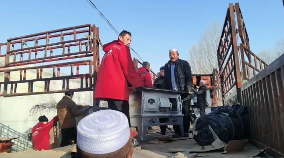 蘭州華能分三批將200臺清潔爐具送達臨夏災區2